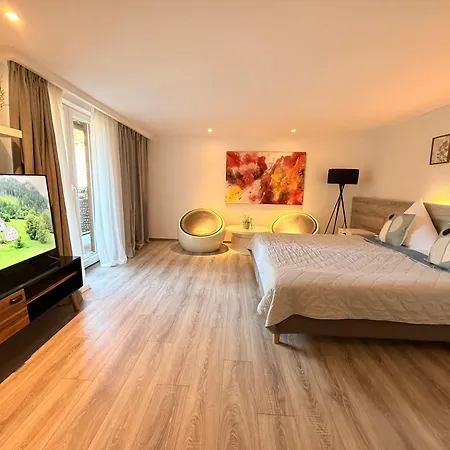 Hotel Waldhaus 3*